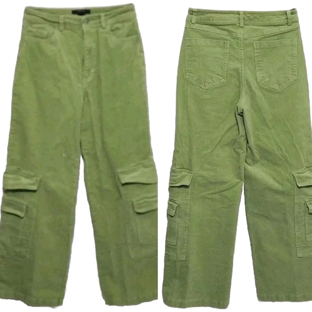 Forever 21 Light Green Corduroy Cargo Pants Medium HighRise Wide Leg Casual Chic